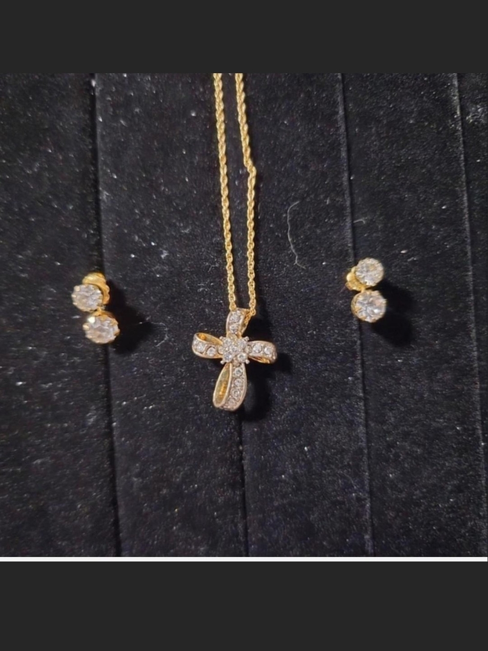 Source Unknown Gold Crystal Cross Pendant Necklace with Matching Stud Earrings